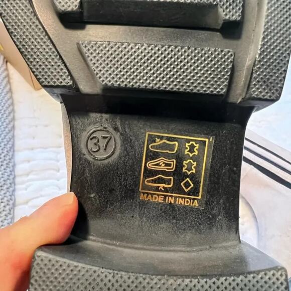 FREE PEOPLE Brooks Chelsea Boots in grey‎ Lug Sole size 37 NWT - Picture 5 of 7